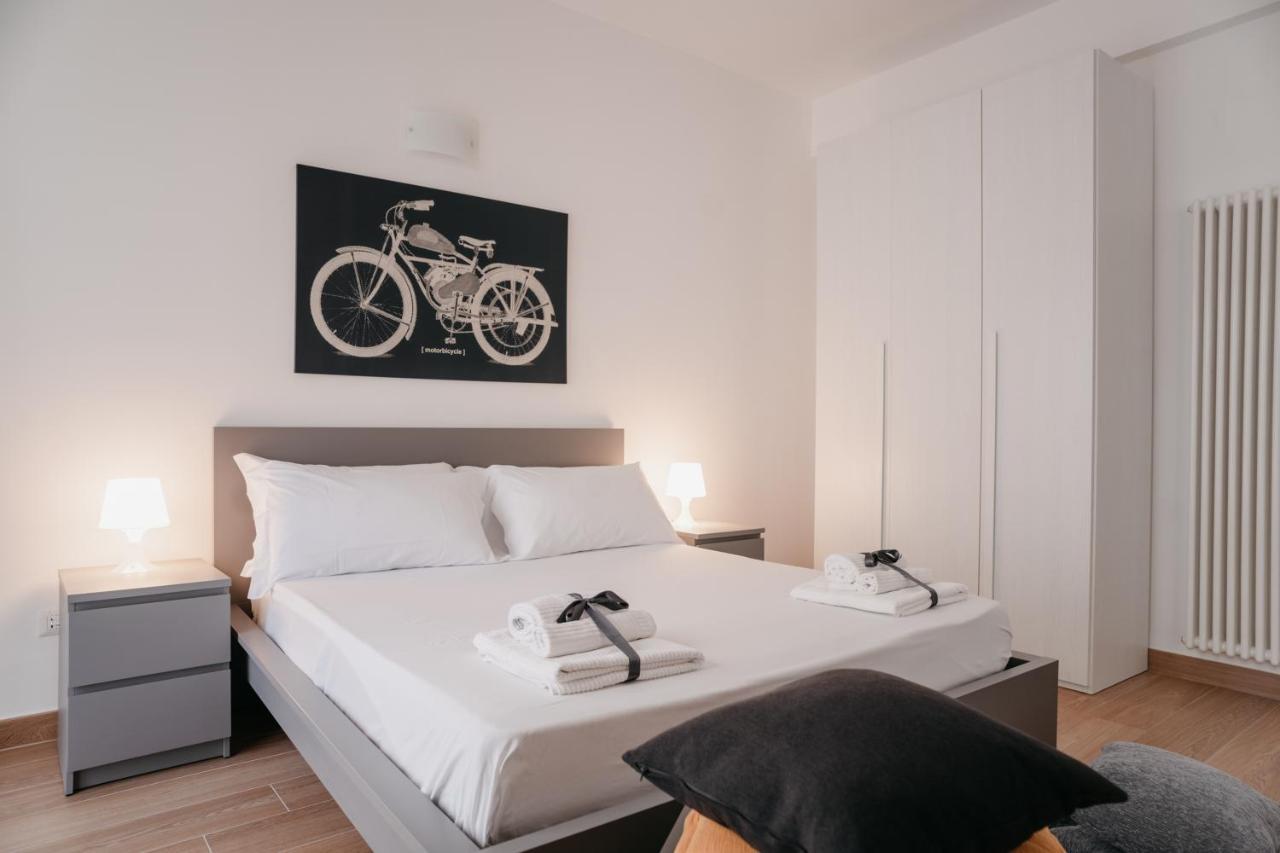 Brombeis Aurea By Casanapoletana - Town Center Apartment Napoli Bagian luar foto