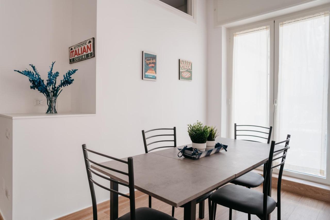 Brombeis Aurea By Casanapoletana - Town Center Apartment Napoli Bagian luar foto