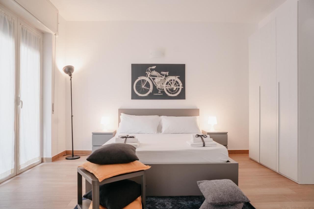 Brombeis Aurea By Casanapoletana - Town Center Apartment Napoli Bagian luar foto