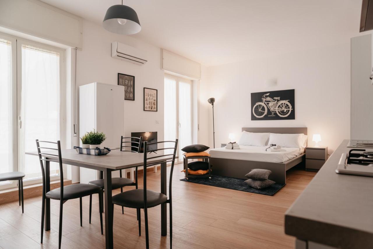 Brombeis Aurea By Casanapoletana - Town Center Apartment Napoli Bagian luar foto