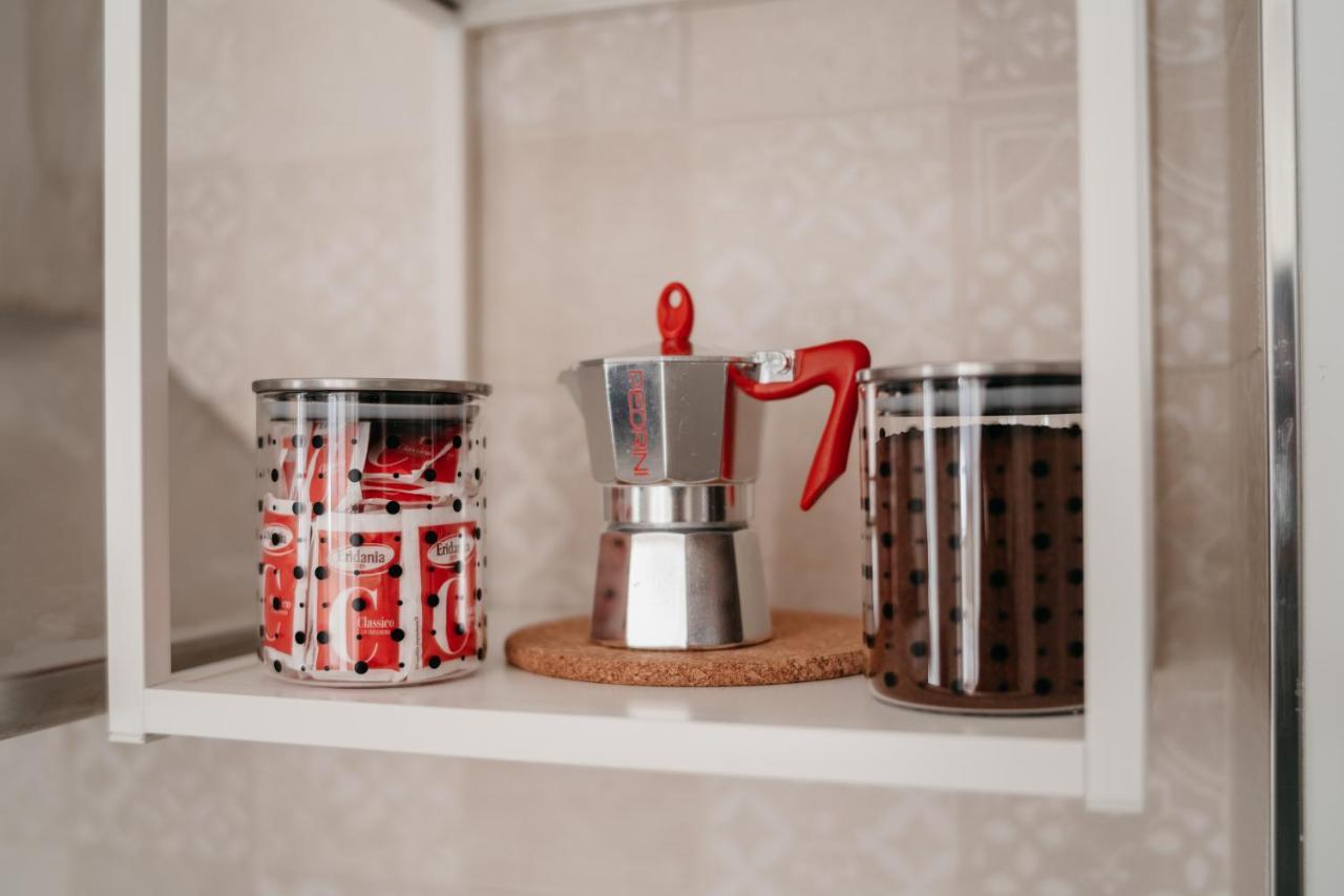 Brombeis Aurea By Casanapoletana - Town Center Apartment Napoli Bagian luar foto